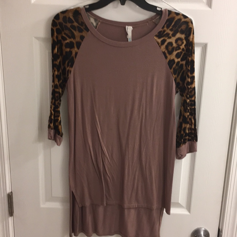 Leopard print long sleeve tshirt